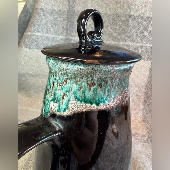 Vintage Royal Canadian Art Pottery ‘Princess’ Handcrafted Coffee/Teapot - Picture 6 of 13